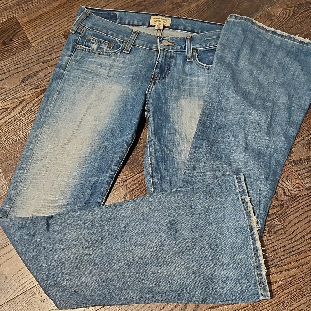 Abercrombie & Fitch Light-Mid Blue Bootcut Jeans - Picture 2 of 5